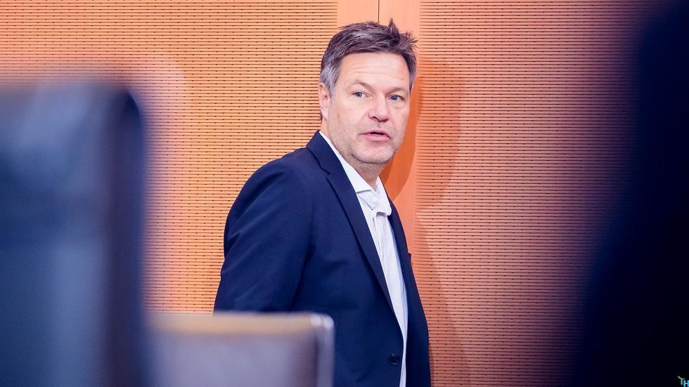 Robert Habeck (GRÜNE) unterstützt Antrag der Fraktion Team Hatten - mehr Flächen für Windkraftanlagen